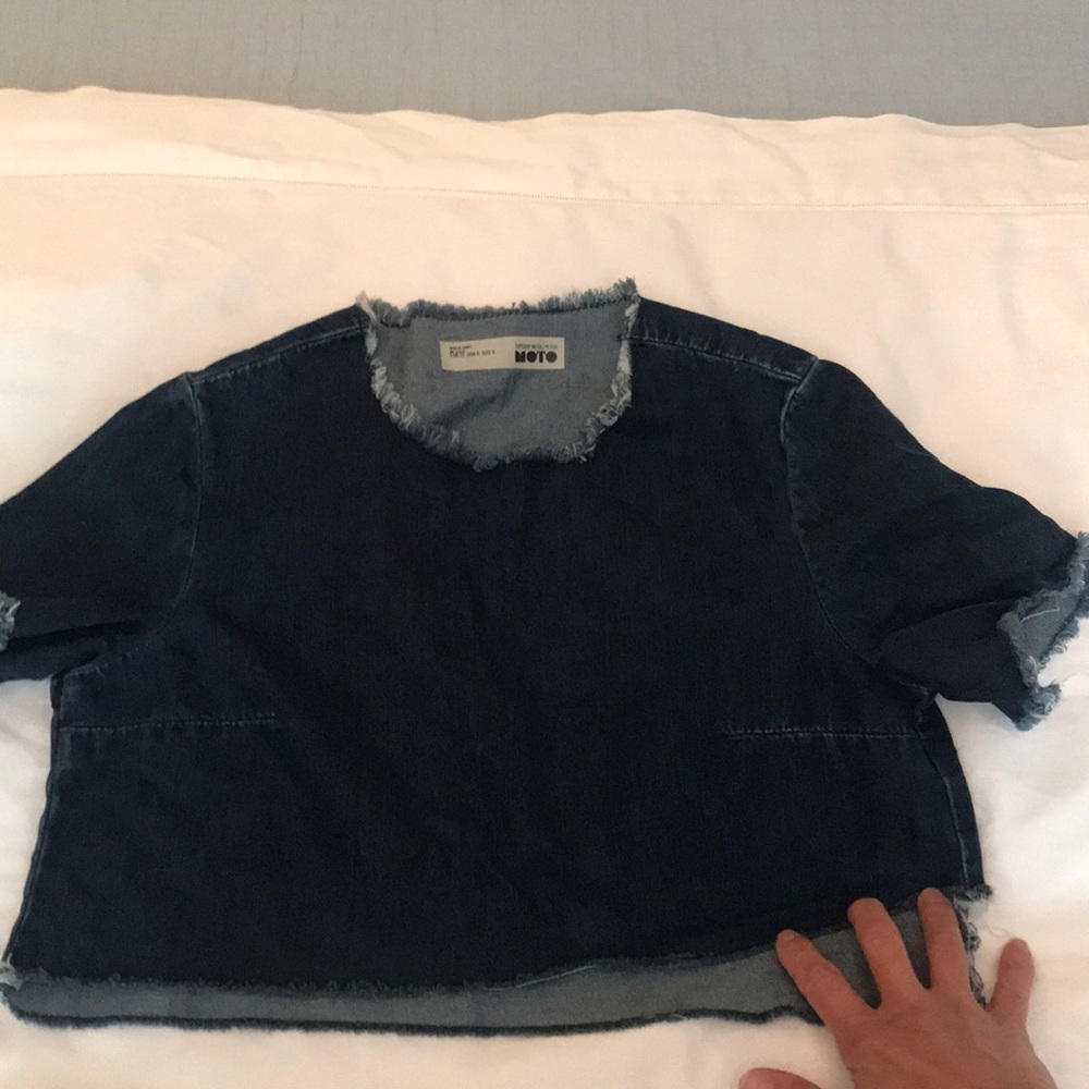 Cropped jean top with fringed edges